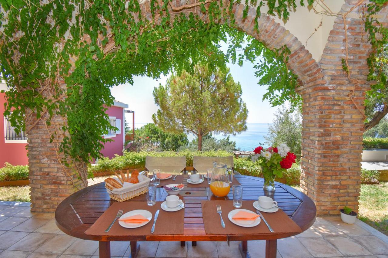 Corfu Resorts Apartments Pelekas Ngoại thất bức ảnh